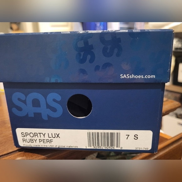 SAS Sporty Lux Trainer Walking Leather Shoe Ruby Perf Size 7 Slim - Picture 5 of 10